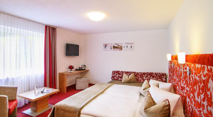Hotel Garni Chasa Sulai Ишгъл Стая снимка
